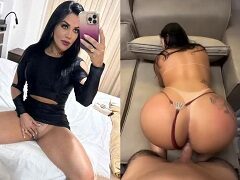 칼라 보라가 자지를 튕기고 입에 우유를 넣는 섹스